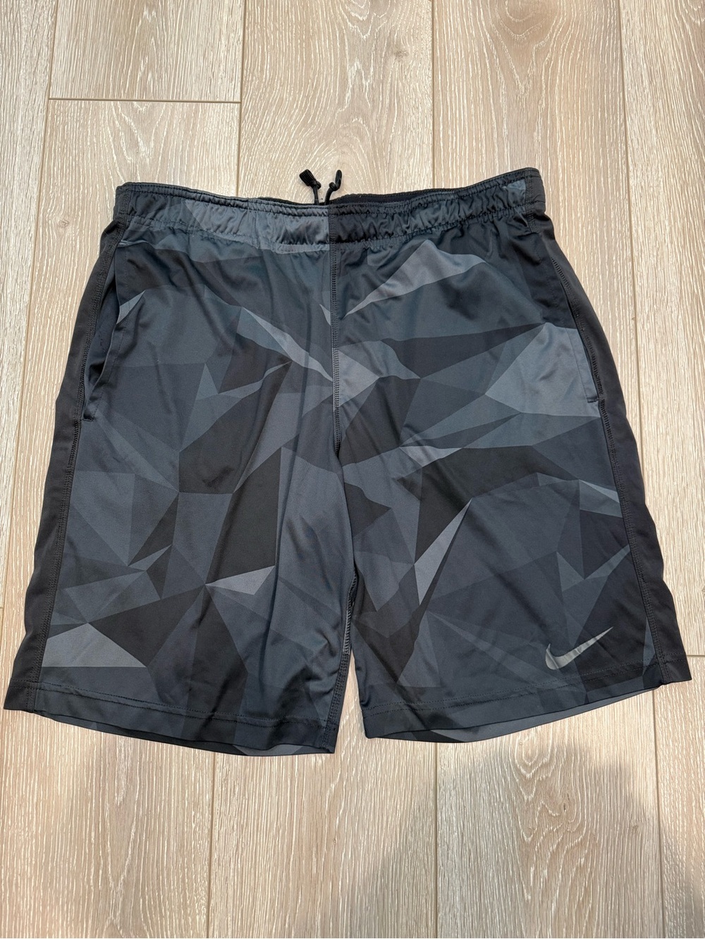 Nike Men’s Black & Dark Gray Geometric Athletic Shorts